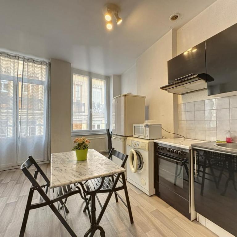 Appartement Lumineux & Cosy - Saint-Etienne Centre - Appartamento con 1 Camera da Letto - 13