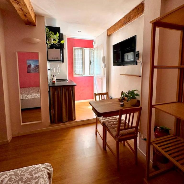 Mini Appartamento in Centro Storico - Appartamento con 1 Camera da Letto - 2