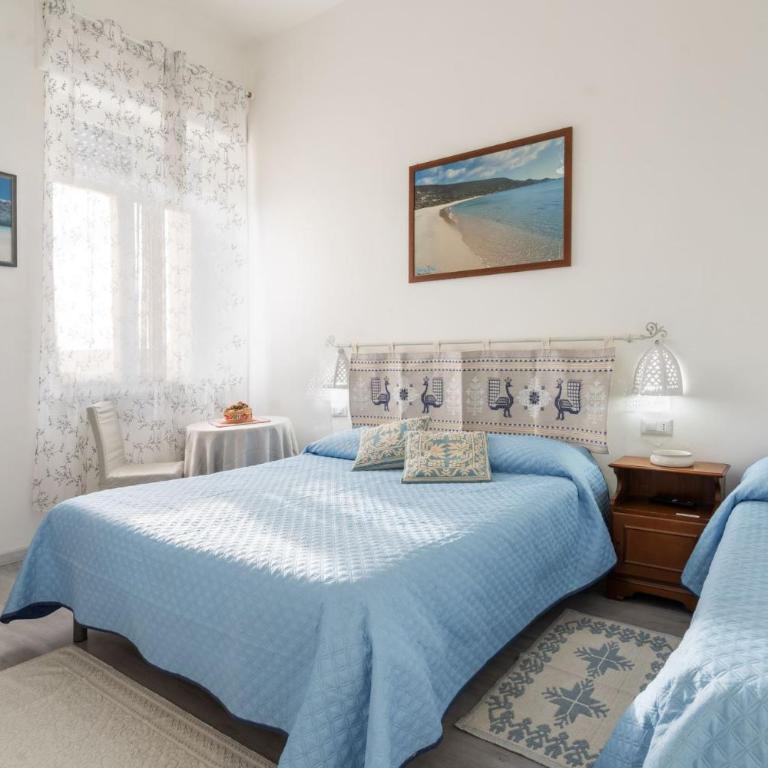 Cagliari Central Rooms With Port View - Standard Triple Room with Sea View - 1