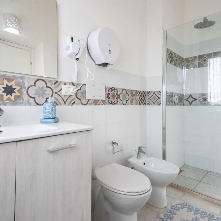 Cagliari Central Rooms With Port View - Quadruple Room with Sea View - 5