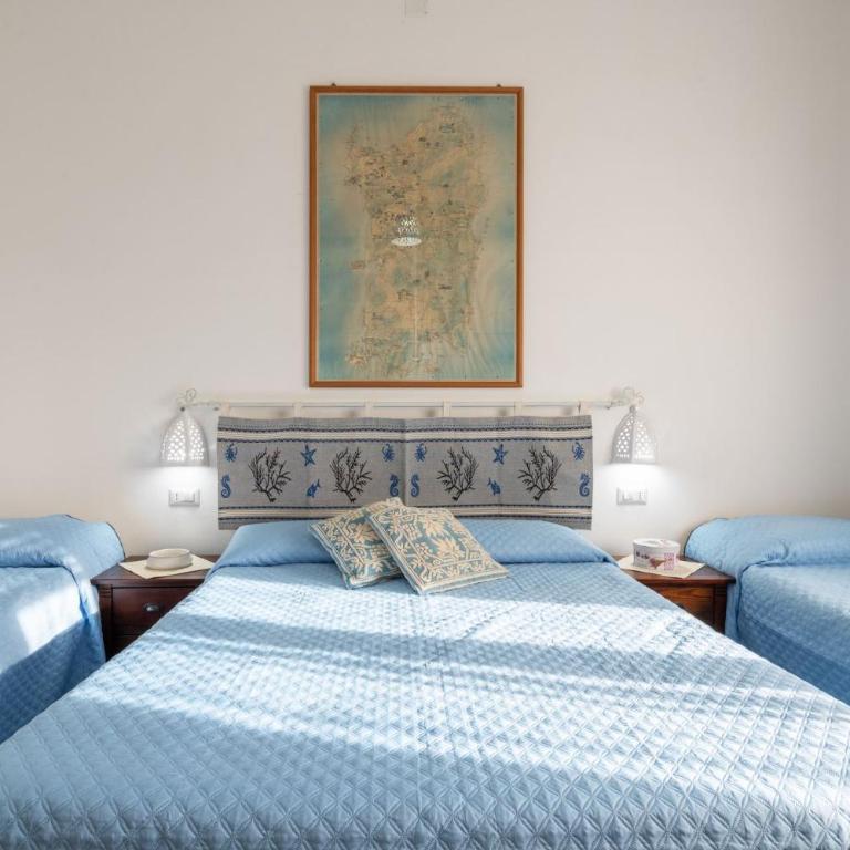 Cagliari Central Rooms With Port View - Quadruple Room with Sea View - 1