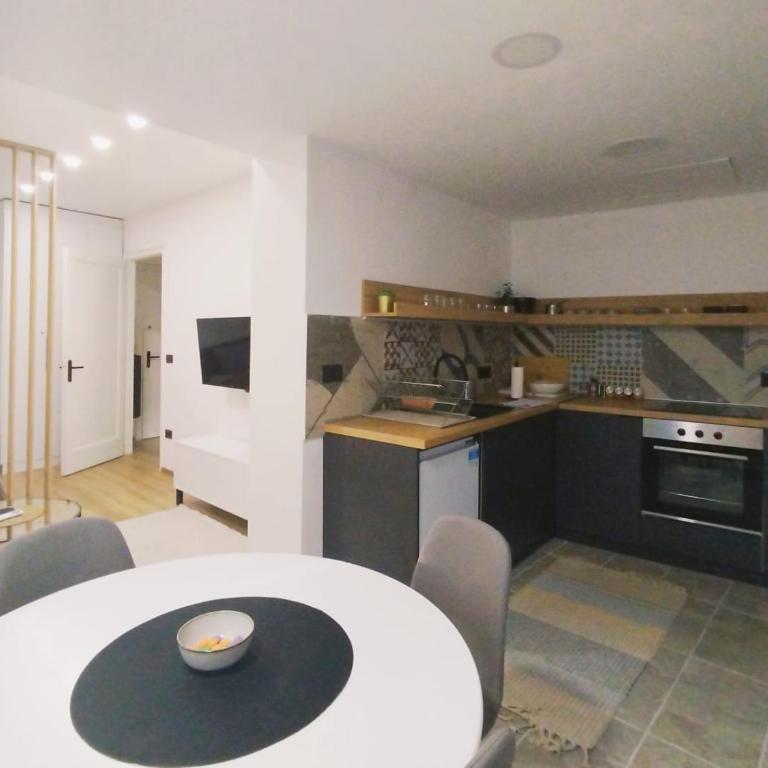 Grujo Apartment - One-Bedroom Apartment - 9