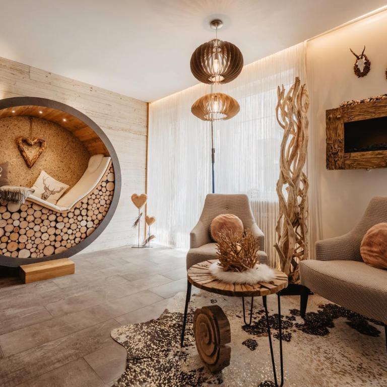Fichtenwald-Ihr Boutique I Glück`s Hotel - Ihr Kraftort - Wasserwelten Bad Füssing - Superior Zimmer mit Kingsize-Bett - 6