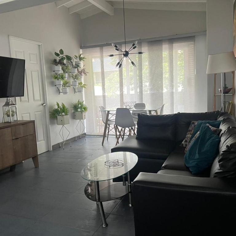 Casa Florez - Three-Bedroom Apartment - 13