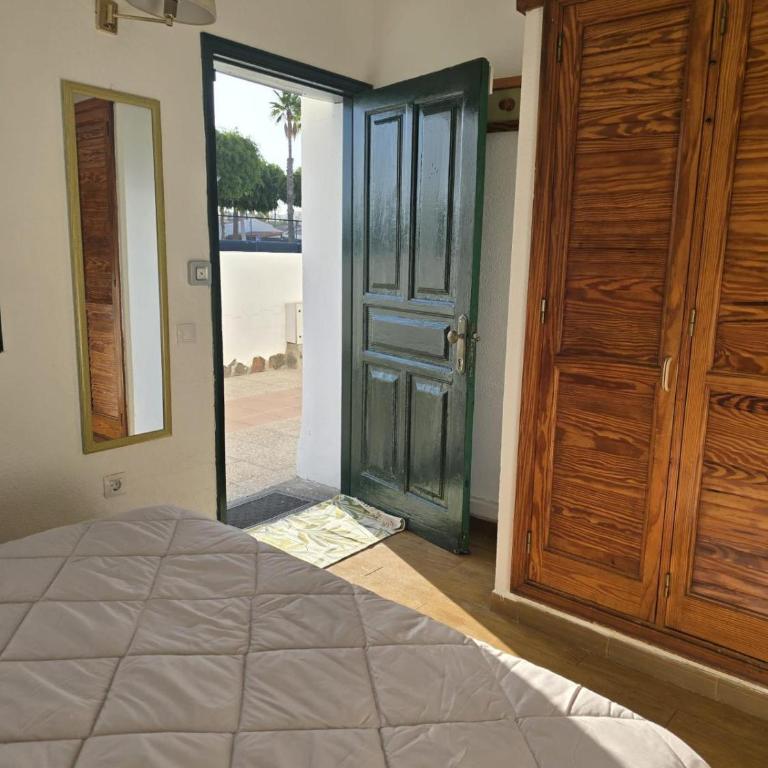 Europe Sun Bungalow 1 - One-Bedroom House - 4