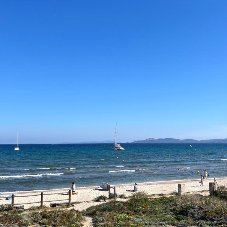 Beautiful Beach Studio with Parking! - Apartment mit 1 Schlafzimmer - 1