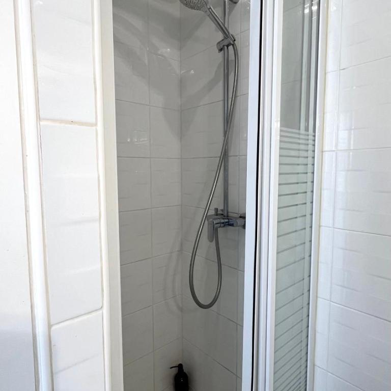 Beautiful Beach Studio with Parking! - Apartment mit 1 Schlafzimmer - 9