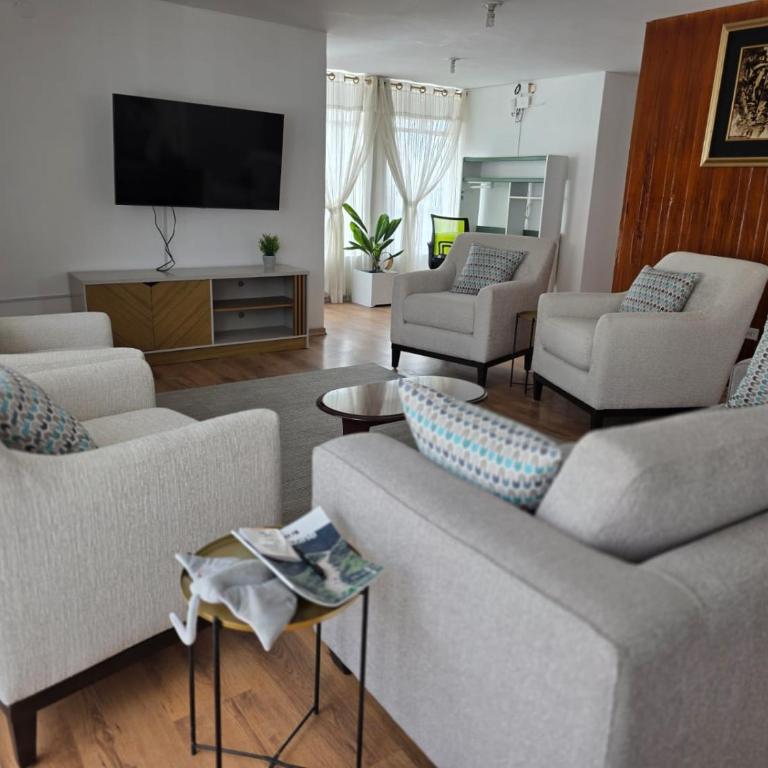 Departamento 4 Dormitorios, 6 Camas, 9 Personas, con 2 Balcones, Wifi y 1 Parqueadero Gratis - Apartment - 9
