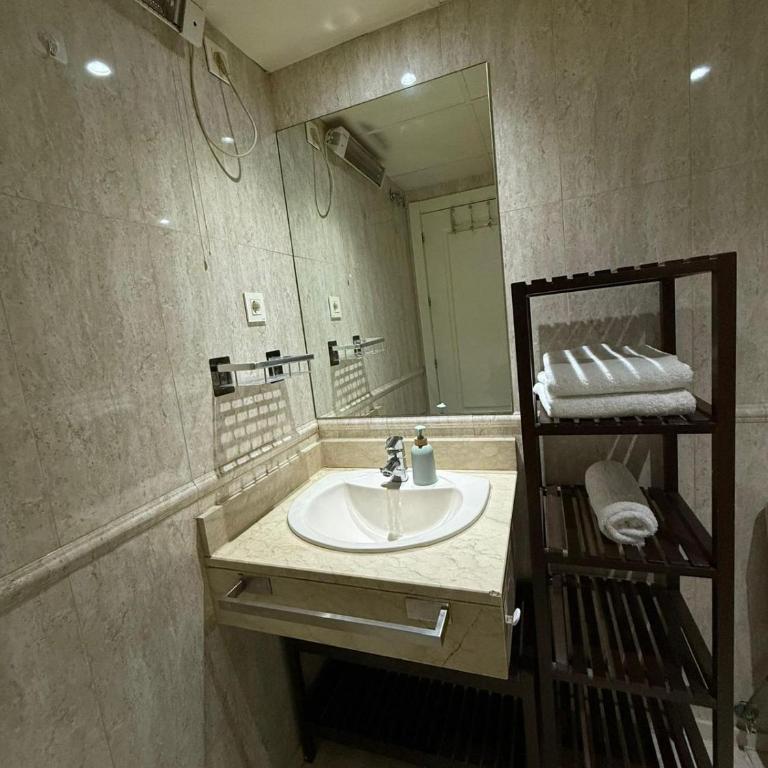 Enjoy the sun and pool in this fabulous apartment - Apartamento de 1 dormitorio - 26