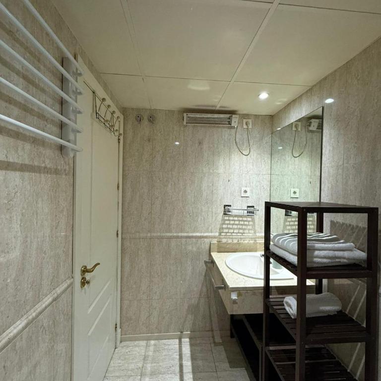 Enjoy the sun and pool in this fabulous apartment - Apartamento de 1 dormitorio - 33