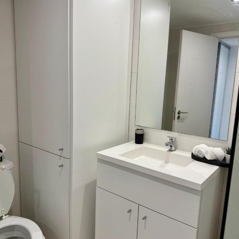 MarDelSuites - Departamento Moderno Deluxe Piso 11 - Pileta, Cochera, AC, 2min Playa - One-Bedroom Apartment with Balcony and City View - 9