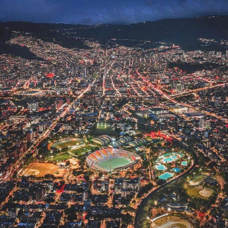 Apartamento balcón laureles estadio ED Milagros - Two-Bedroom Apartment - 15