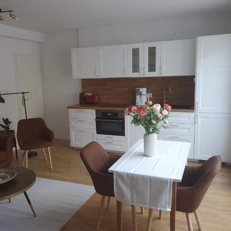 75m2 lichtdurchflutete 3 Zimmer Souterrain Wohnung in einem Neubau Villa - Apartamento de 2 dormitorios - 7