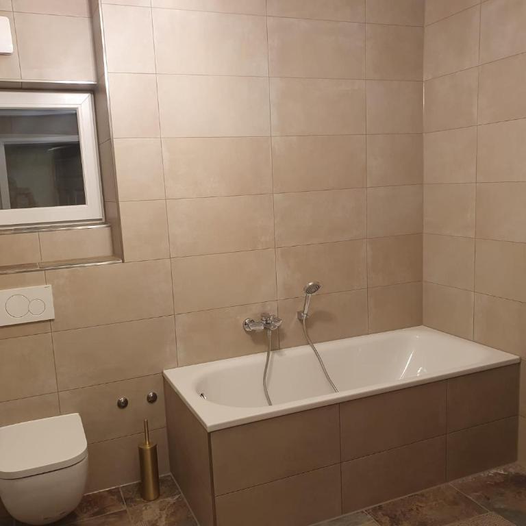 75m2 lichtdurchflutete 3 Zimmer Souterrain Wohnung in einem Neubau Villa - Apartamento de 2 dormitorios - 13