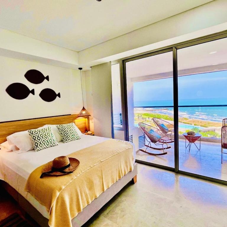 Beachfront Apartment - Pool - Jacuzzi - Wi-Fi - One-Bedroom Apartment - 1