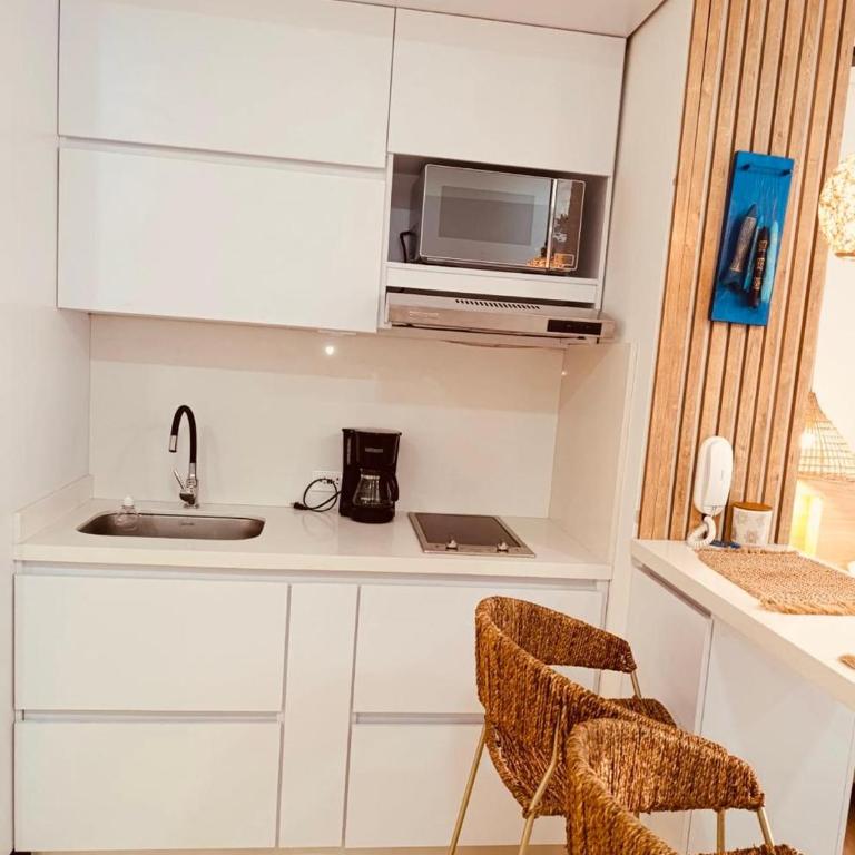 Beachfront Apartment - Pool - Jacuzzi - Wi-Fi - One-Bedroom Apartment - 13