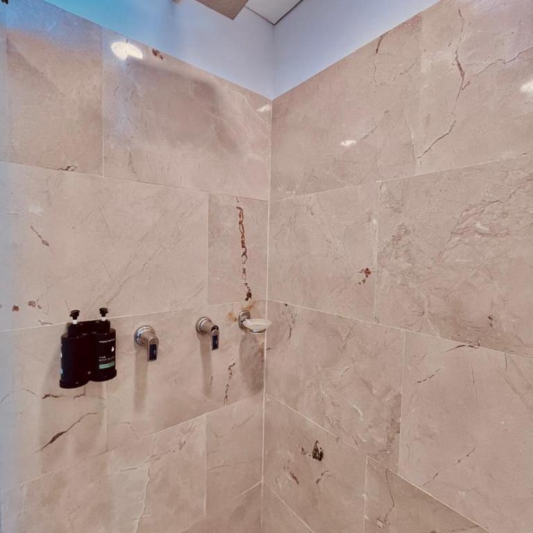 Beachfront Apartment - Pool - Jacuzzi - Wi-Fi - One-Bedroom Apartment - 17