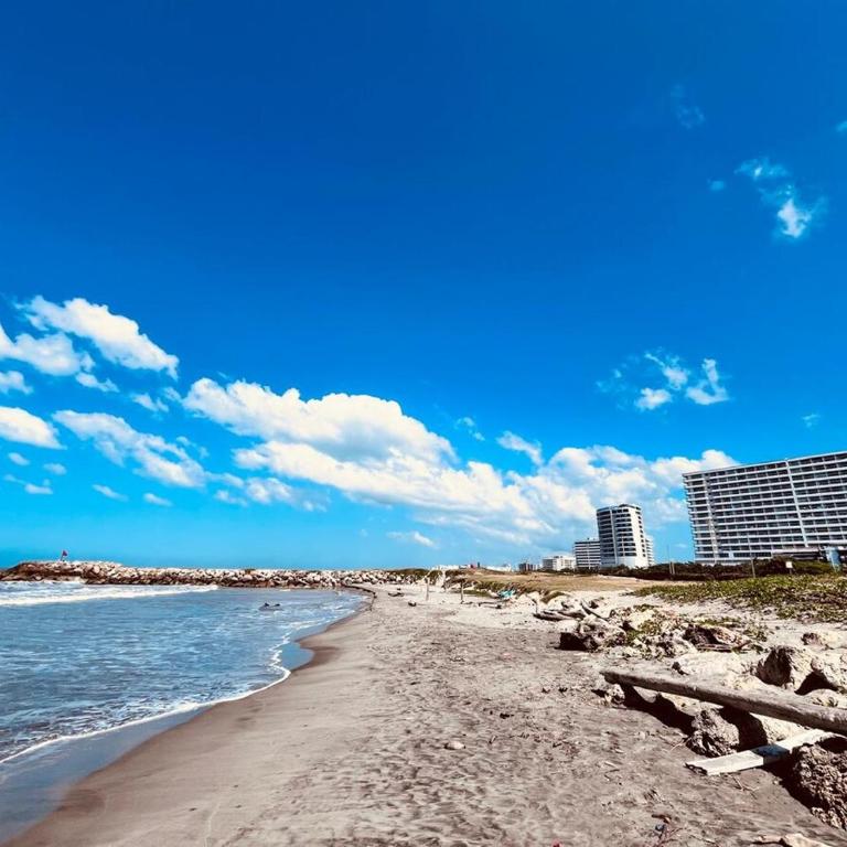 Beachfront Apartment - Pool - Jacuzzi - Wi-Fi - One-Bedroom Apartment - 21
