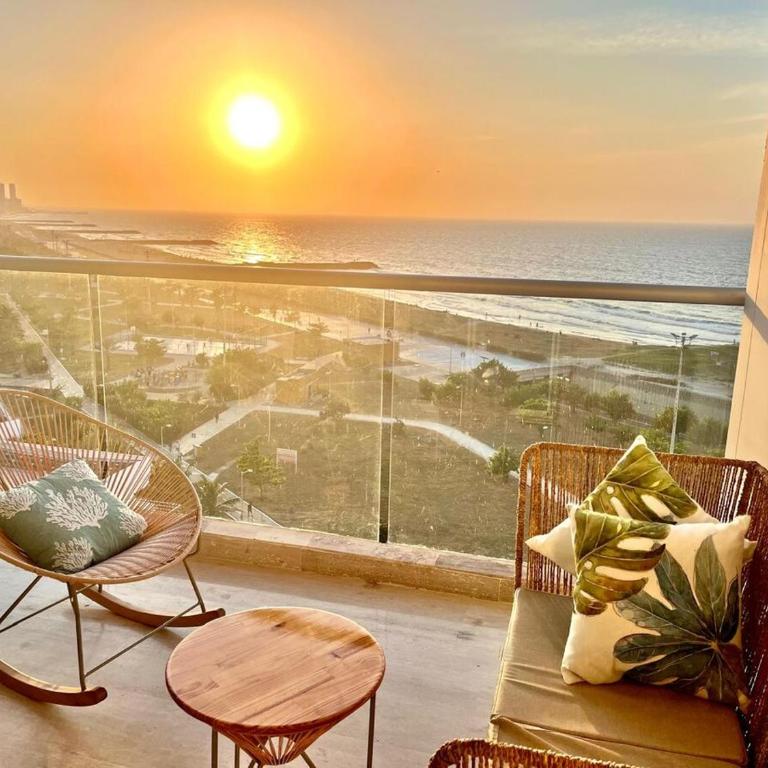 Beachfront Apartment - Pool - Jacuzzi - Wi-Fi - One-Bedroom Apartment - 25