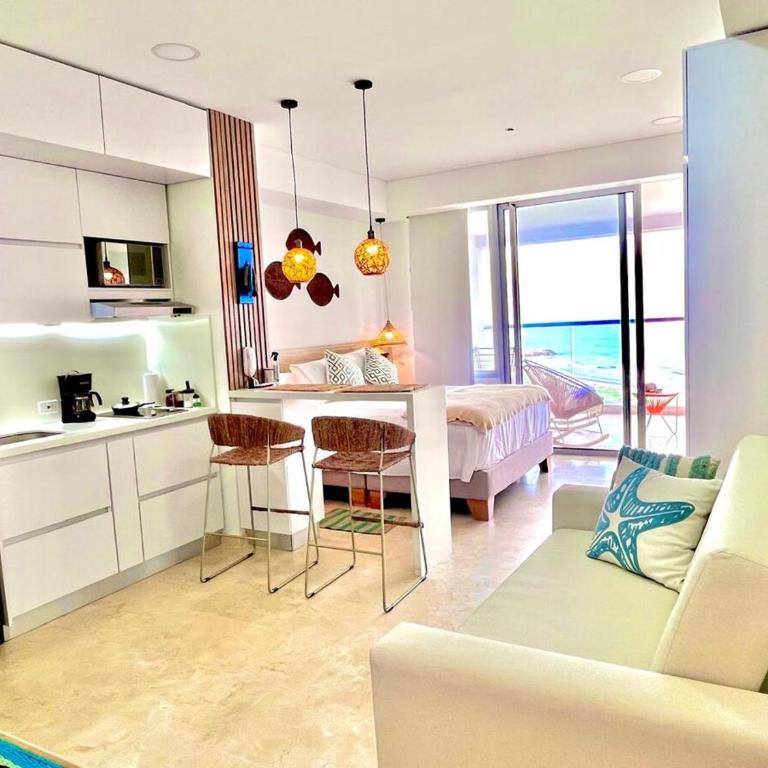 Beachfront Apartment - Pool - Jacuzzi - Wi-Fi - One-Bedroom Apartment - 35
