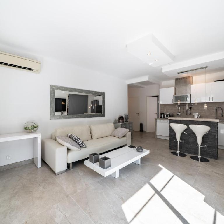3 pièces rénové - Terrasse d'angle - Proche Croisette - Apartment mit 2 Schlafzimmern - 12