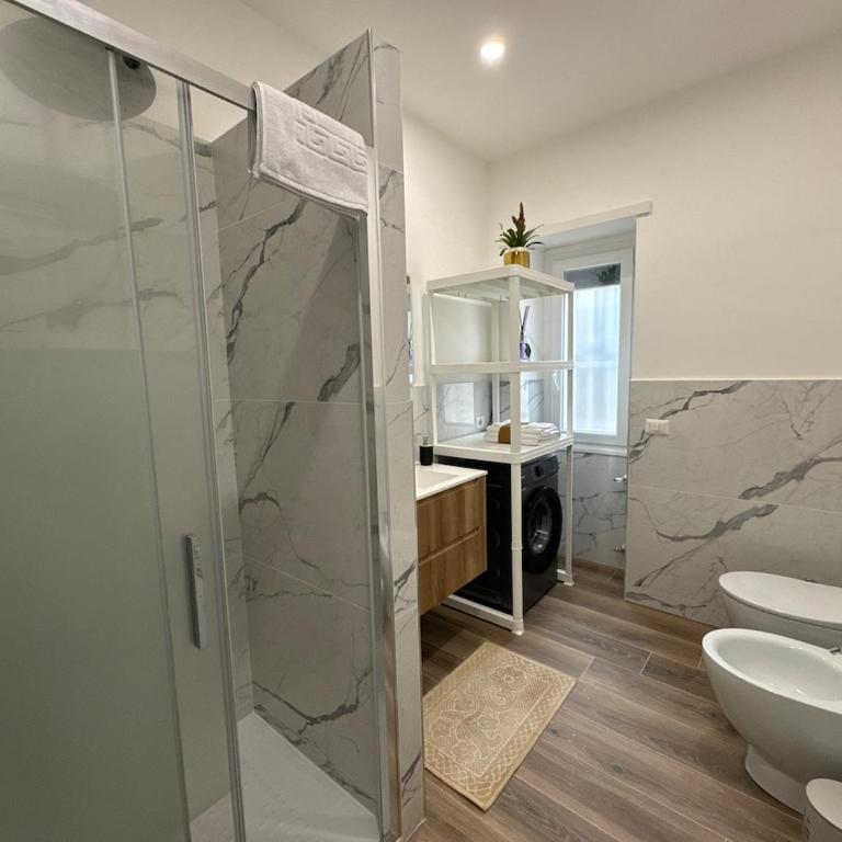 Colosseo-Torre Maura Modern Double Rooms Private EnSuite, WiFi & AC near Metro C - Camera Tripla con Terrazza - 16
