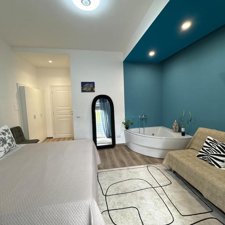 Colosseo-Torre Maura Modern Double Rooms Private EnSuite, WiFi & AC near Metro C - Camera Tripla con Terrazza - 19