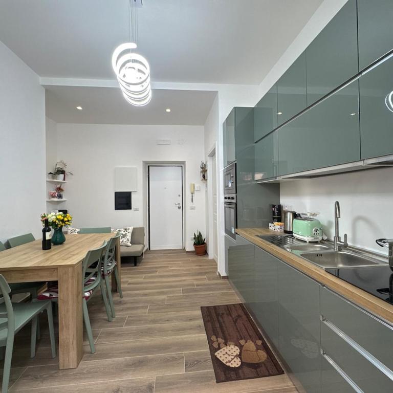 Colosseo-Torre Maura Modern Double Rooms Private EnSuite, WiFi & AC near Metro C - Camera Tripla con Terrazza - 22