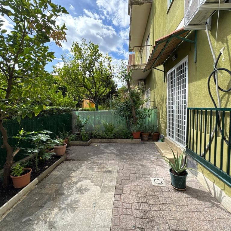 Colosseo-Torre Maura Modern Double Rooms Private EnSuite, WiFi & AC near Metro C - Camera Tripla con Terrazza - 29
