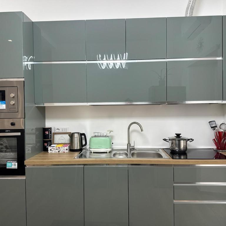 Colosseo-Torre Maura Modern Double Rooms Private EnSuite, WiFi & AC near Metro C - Camera Tripla con Terrazza - 33