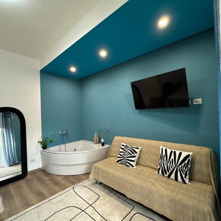 Colosseo-Torre Maura Modern Double Rooms Private EnSuite, WiFi & AC near Metro C - Camera Tripla con Terrazza - 36