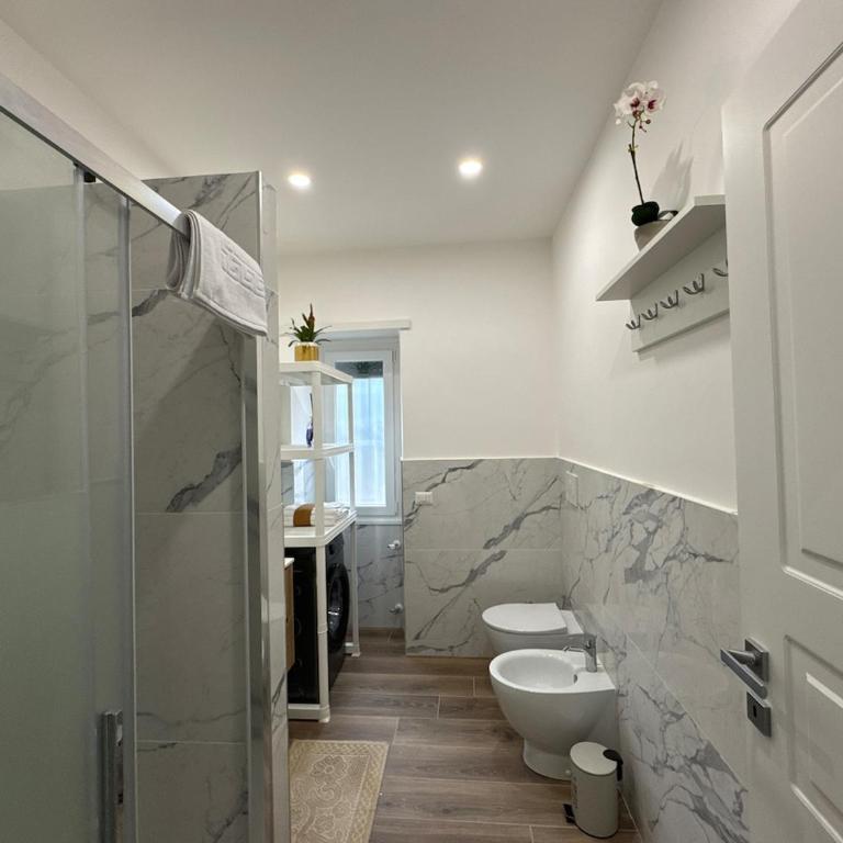 Colosseo-Torre Maura Modern Double Rooms Private EnSuite, WiFi & AC near Metro C - Camera Tripla con Terrazza - 40