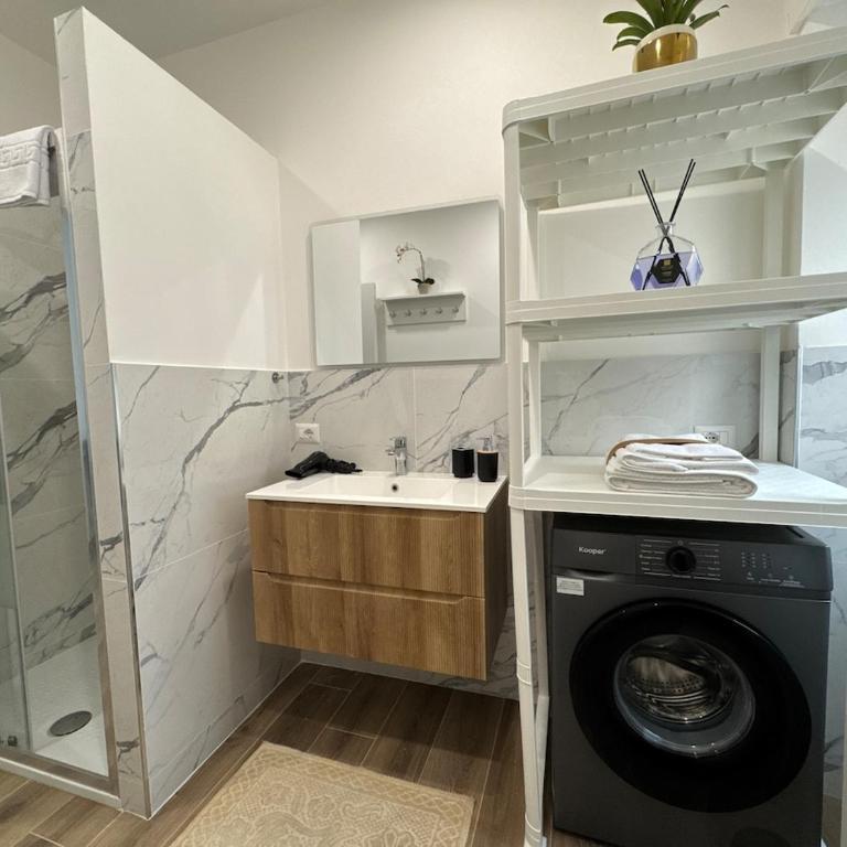 Colosseo-Torre Maura Modern Double Rooms Private EnSuite, WiFi & AC near Metro C - Camera Tripla con Terrazza - 54