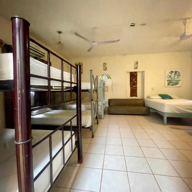 Cabañitas y Dorms - Cama en habitación compartida de 8 camas - 2