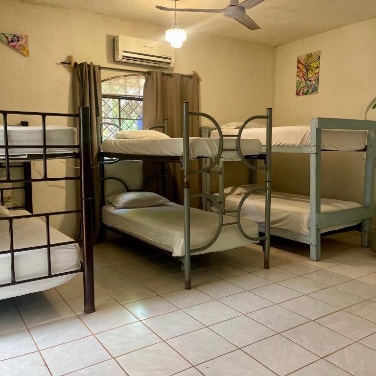Cabañitas y Dorms - Cama en habitación compartida de 8 camas - 3