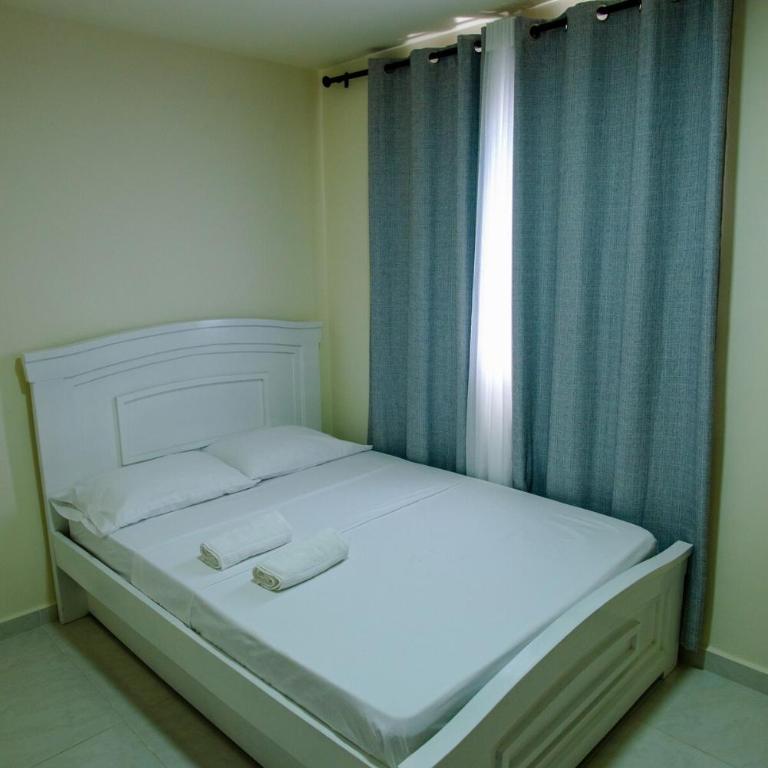 2 double beds 2001 - Two-Bedroom Apartment - 5