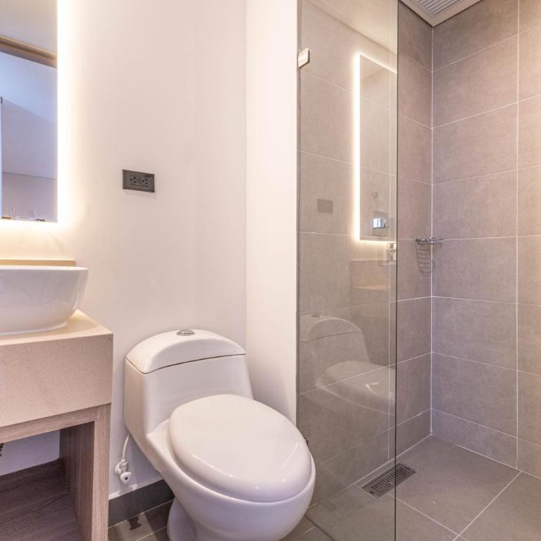 Jatisa Living by HOUSY - Three-Bedroom Deluxe Apartment - 11