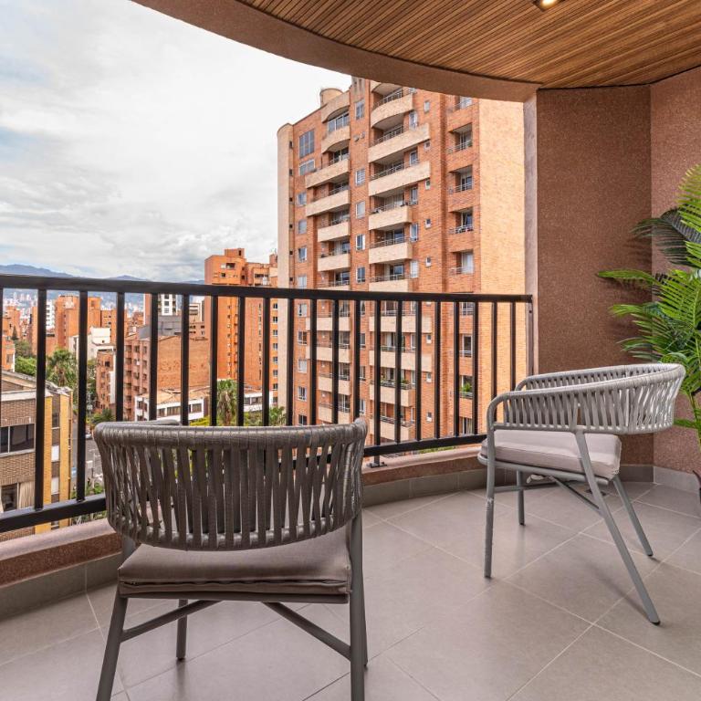 Jatisa Living by HOUSY - Three-Bedroom Deluxe Apartment - 2