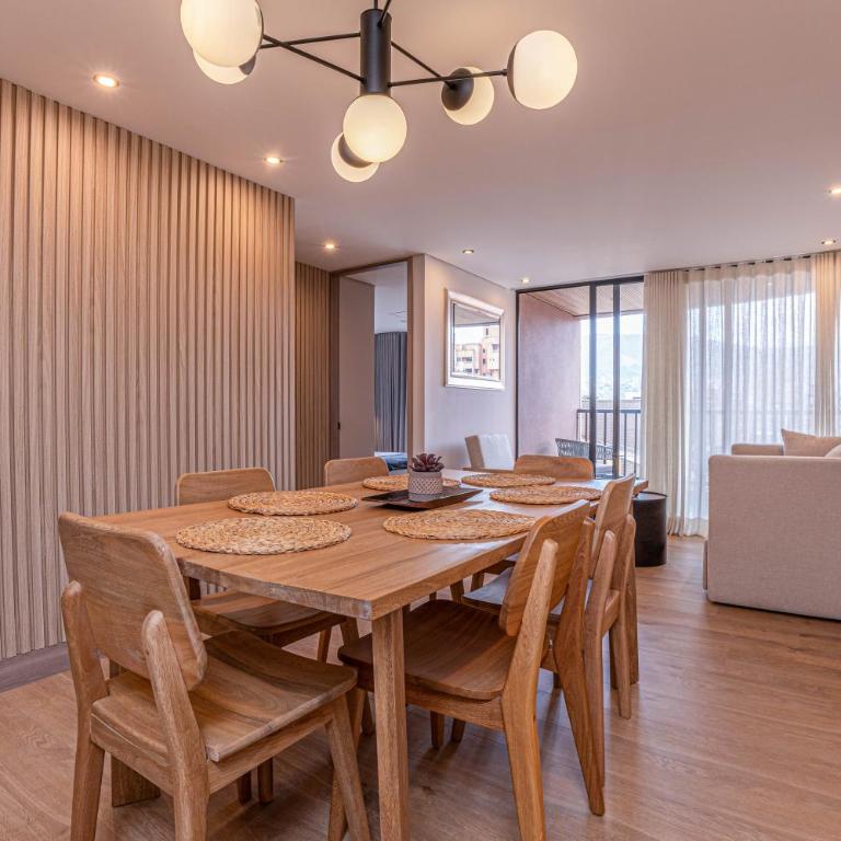 Jatisa Living by HOUSY - Three-Bedroom Deluxe Apartment - 1