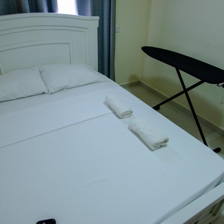 2 double beds 2001 - Two-Bedroom Apartment - 41