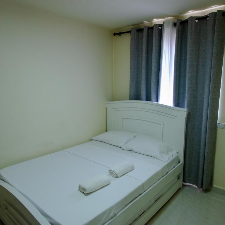 2 double beds 2001 - Two-Bedroom Apartment - 42