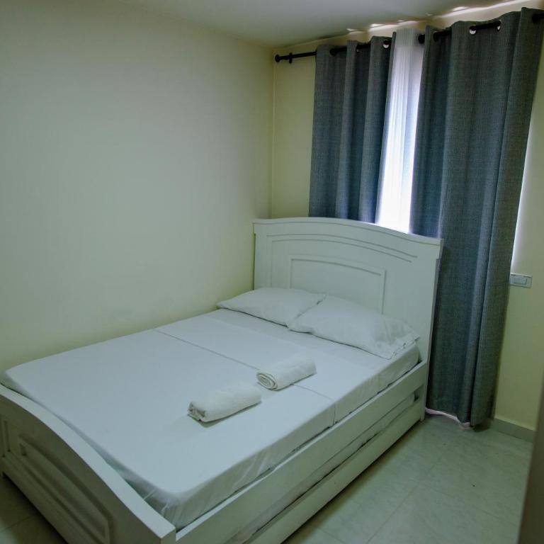 2 double beds 2001 - Two-Bedroom Apartment - 43