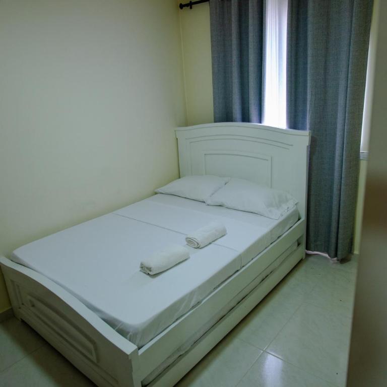 2 double beds 2001 - Two-Bedroom Apartment - 58