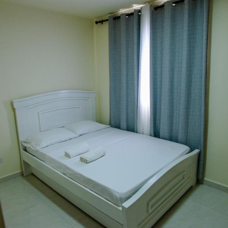 2 double beds 2001 - Two-Bedroom Apartment - 62