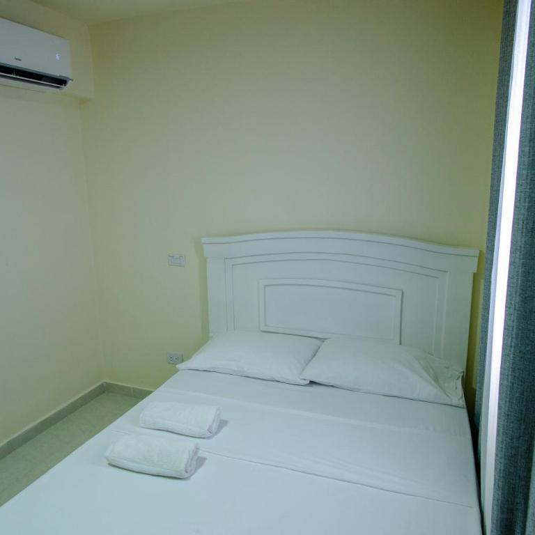 2 double beds 2001 - Two-Bedroom Apartment - 61