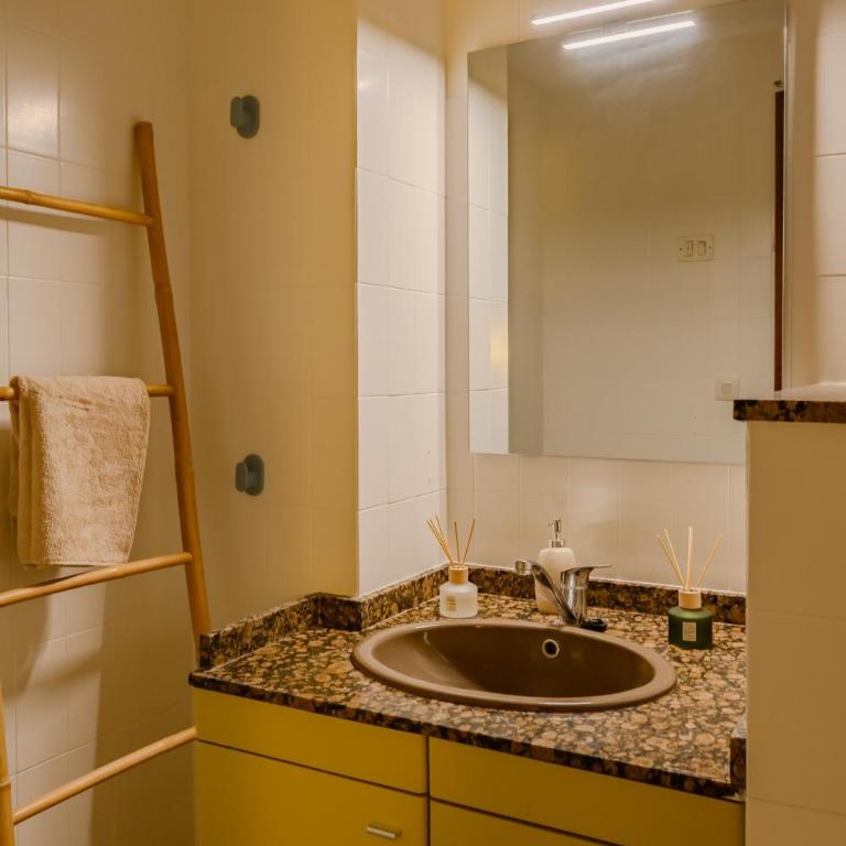 Cabanal BeachFront - 1 Min to Sea, AC, SmartTv, Balcony - Apartamento de lujo de 4 dormitorios - 33