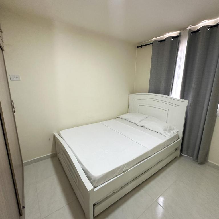 2 double beds 2001 - Two-Bedroom Apartment - 76