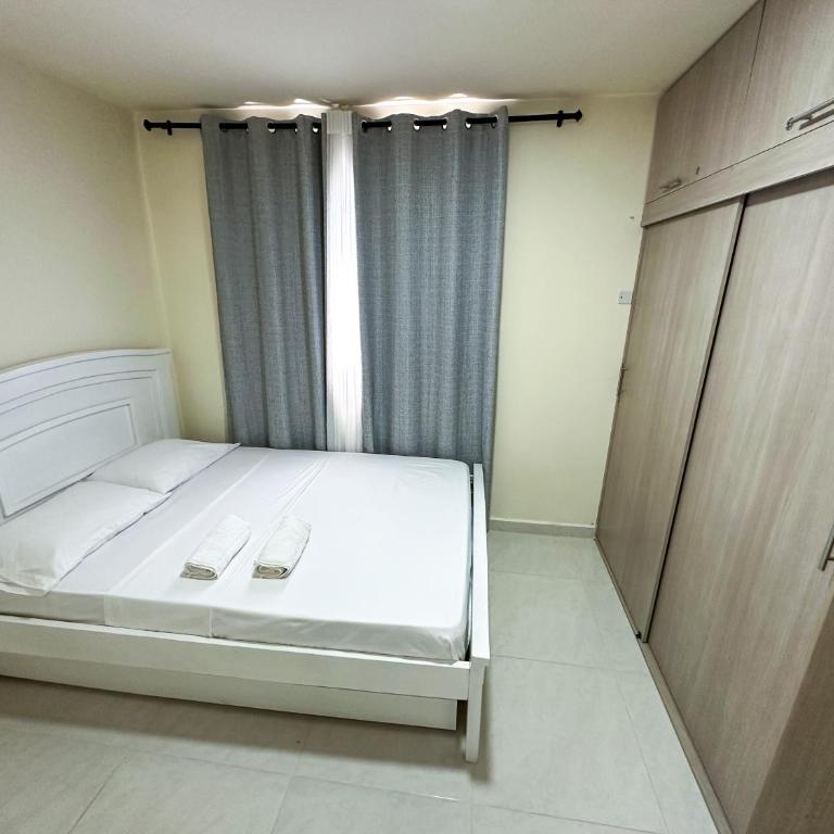 2 double beds 2001 - Two-Bedroom Apartment - 73