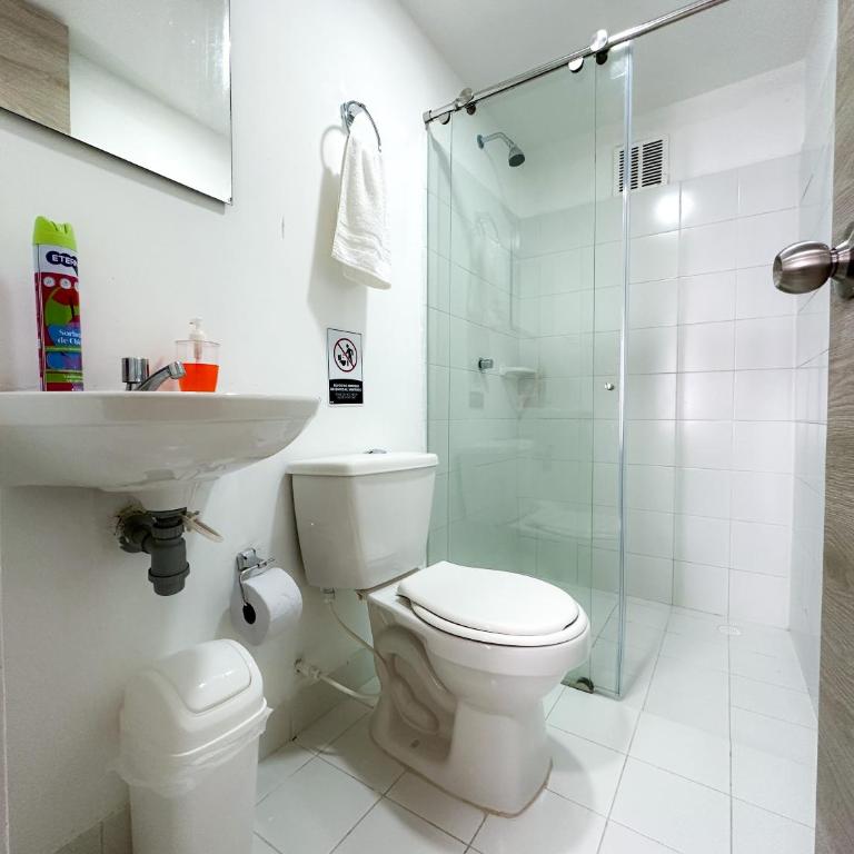 2 double beds 2001 - Two-Bedroom Apartment - 84