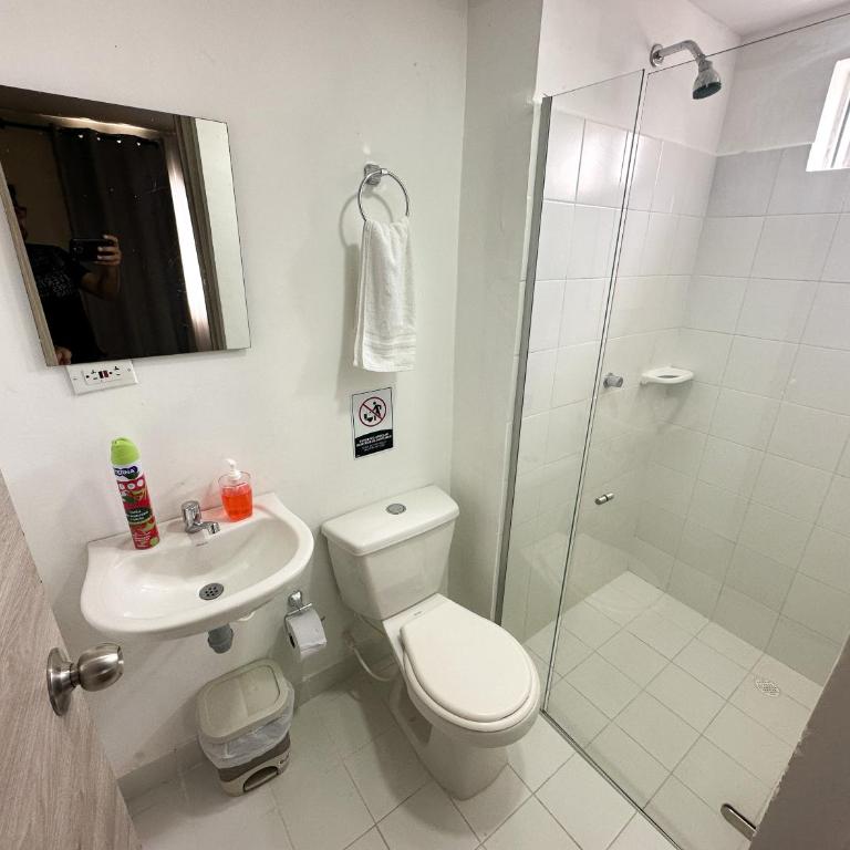2 double beds 2001 - Two-Bedroom Apartment - 82